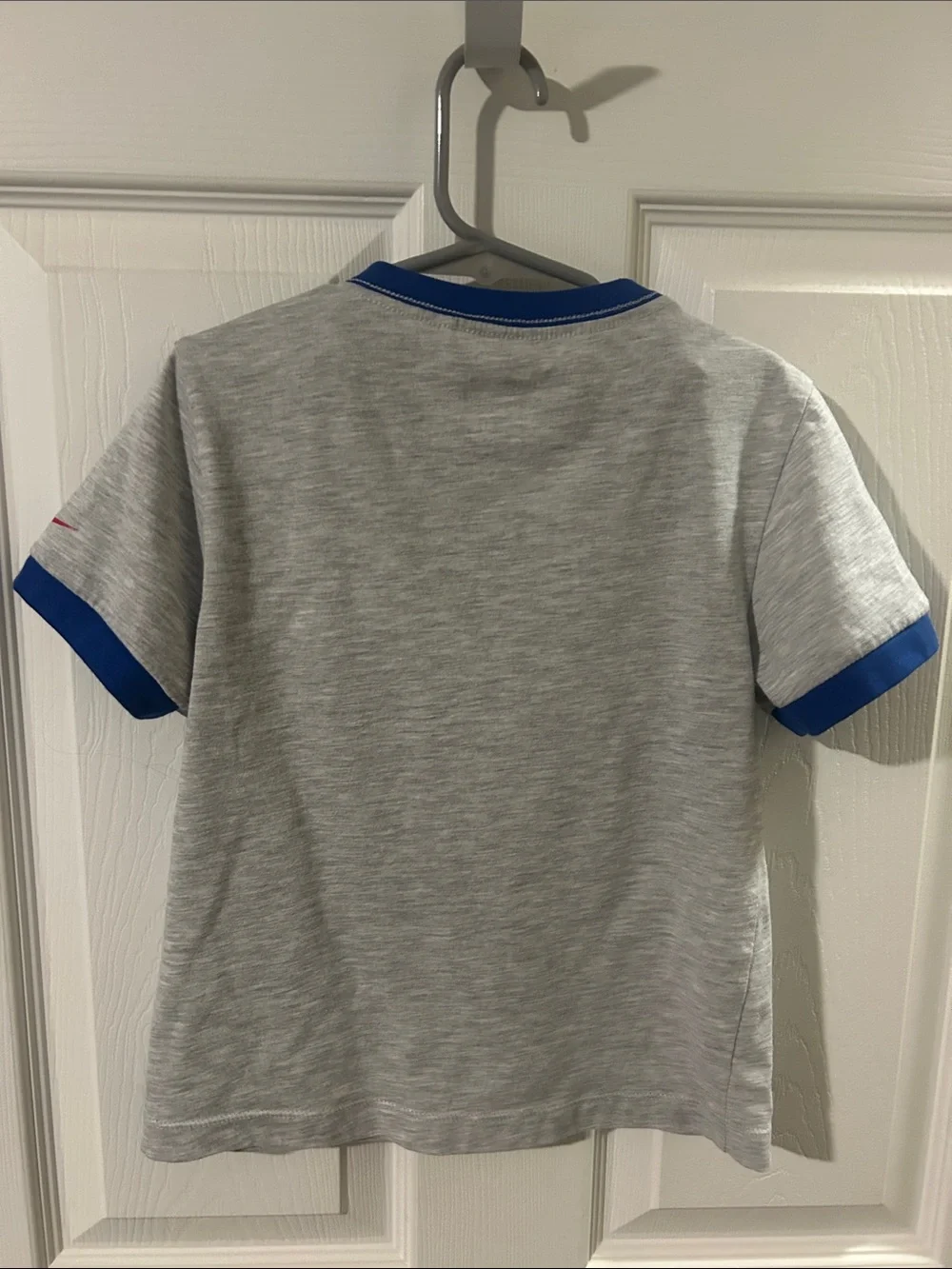 Nike Boys Gray & Blue Baseball Mascot Tee and shorts 7 (fits like a 6)